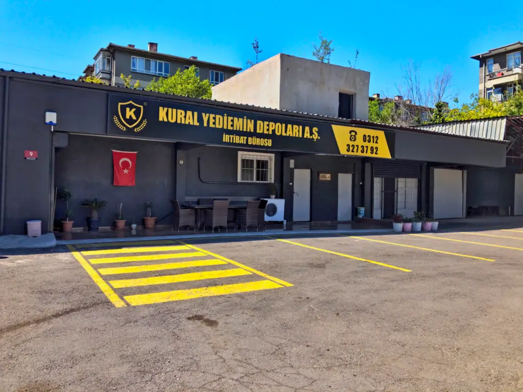 Kural Yediemin Depoları tesisi ön cephesi